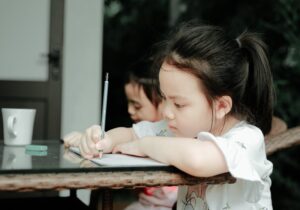 Mẹo Dạy Bé Viết Chữ Đẹp, Đúng Chuẩn Cho Ba Mẹ Tham Khảo