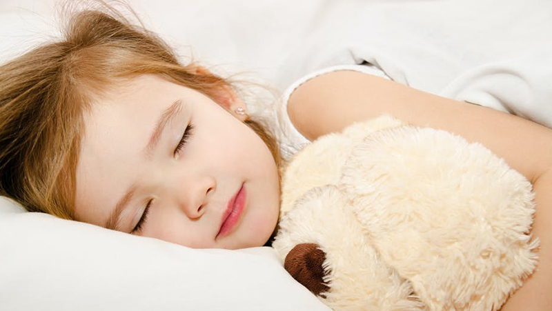 Nếu giờ đi ngủ lý tưởng cho trẻ em không được sắp xếp hợp lý thì sẽ bỏ lỡ thời điểm hormone tăng trưởng tiết ra nhiều nhất và ảnh hưởng đến sự phát triển của trẻ.