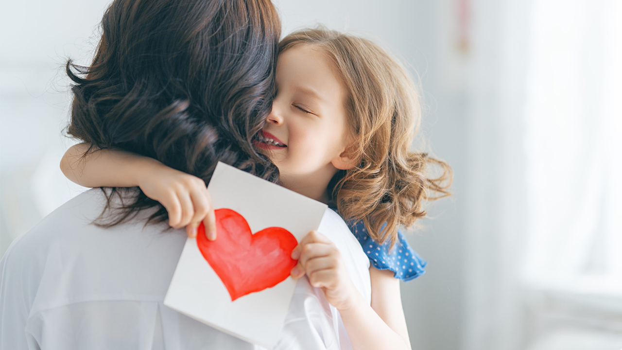10 Bài Thơ Về Mẹ Hay, Ngắn Và Dễ Thuộc Cho Trẻ Mầm Non