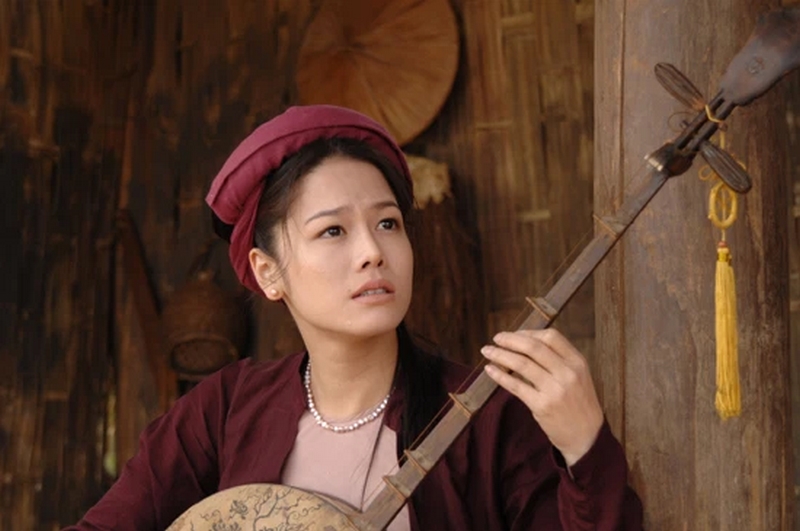 Nhật Kim Anh xinh đẹp đúng chất phụ nữ Việt xưa trong “Long Thành Cầm Giả Ca”