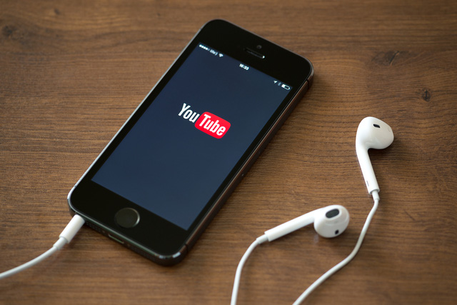 Mẹo giúp bạn vừa phát video YouTube, vừa làm việc đa nhiệm trên Android và iOS