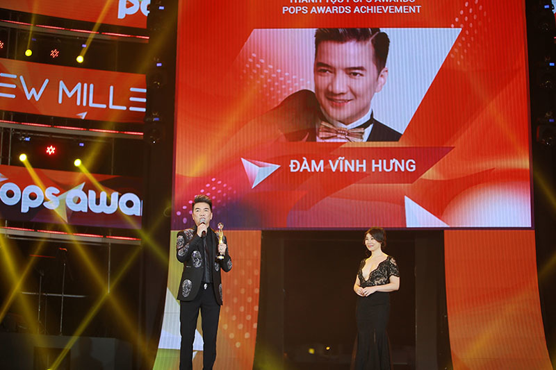 Mr Đàm, Trường Giang nhận giải thưởng thành tựu tại Pops Awards